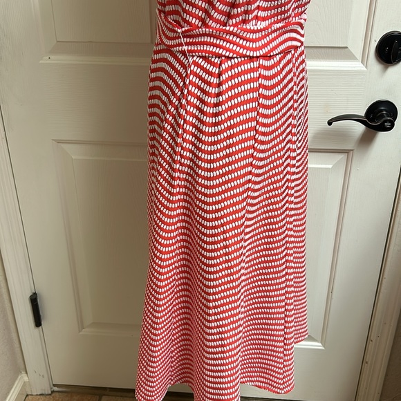ILE New York Red and White Dress with Belt, Size14W, 95% Polyester, 5% Spandex - Picture 12 of 15